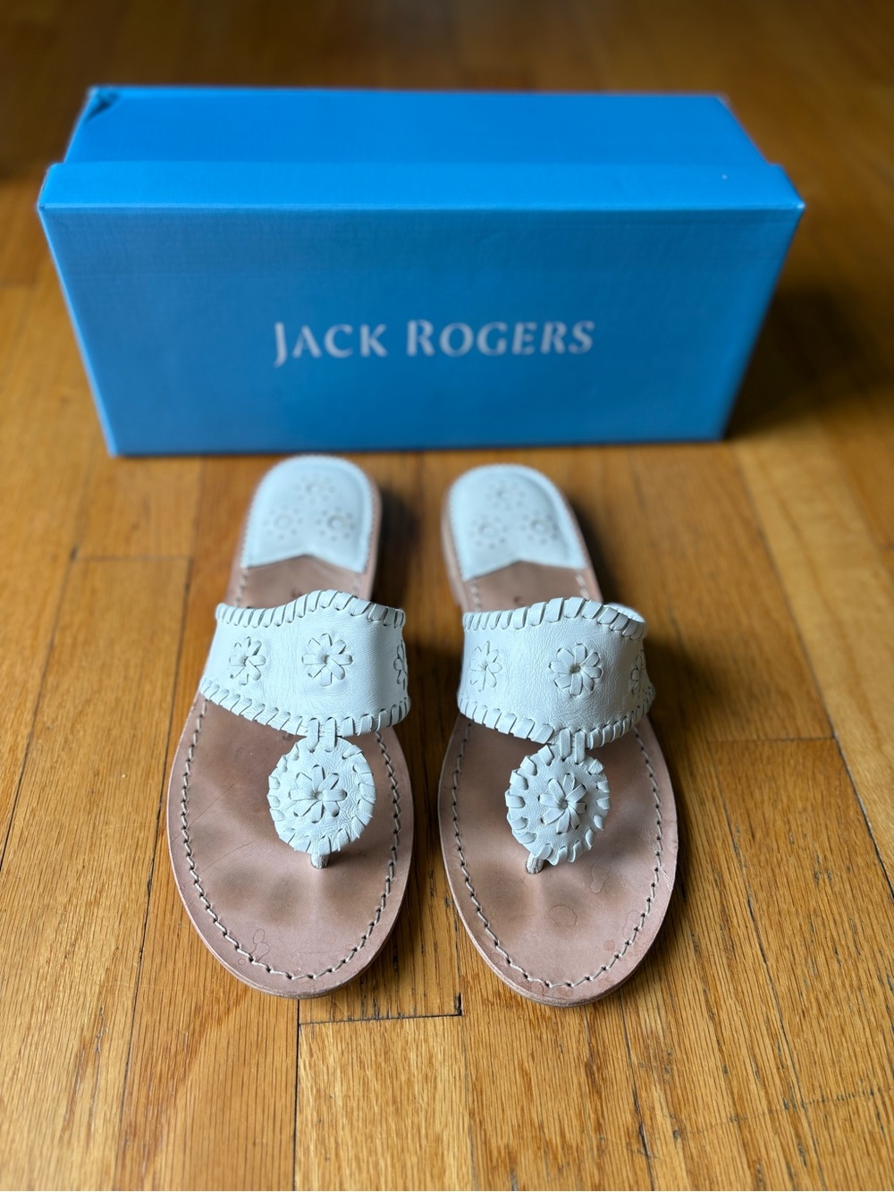 Jack Rogers White Leather Floral Thong Sandals with Tan Footbed